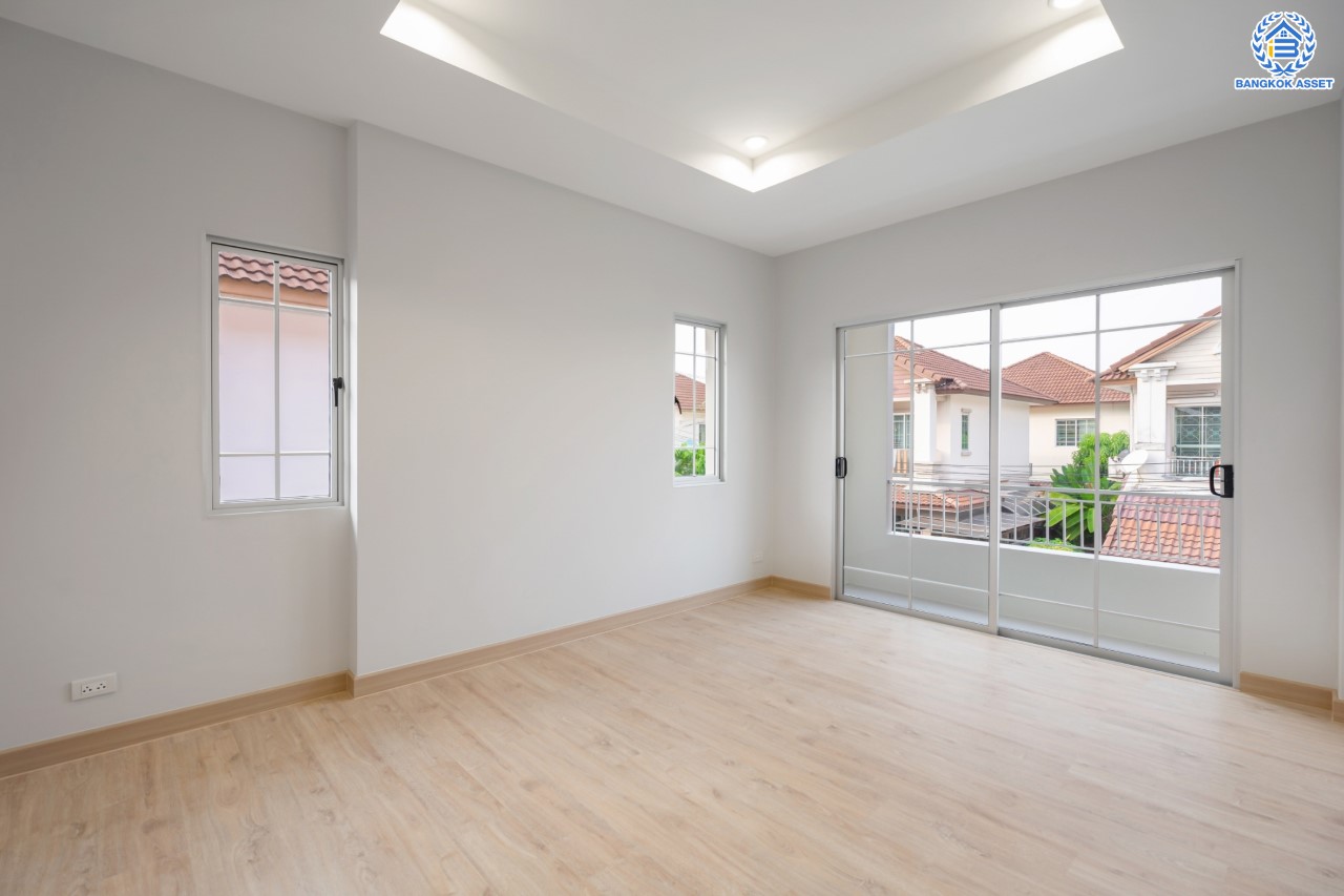 บ้านมือสองตกแต่งใหม่ ม.ธนาสิริ ปิ่นเกล้า-ราชพฤกษ์ เนื้อที่ 37.5 ตร.ว. บ้านแฝดหลังใหญ่ ตอบโจทย์ทุกการอยู่อาศัย ฟังก์ชัน 3 ห้องนอน 3 ห้องน้ำ 2 ที่จอดรถ บนทำเลติดถนนราชพฤกษ์ ใกล้วงเวียนพระราม5 รถไฟฟ้า "สถานีบางรักน้อยท่าอิฐ" และ จุดทางด่วน "กาญจนาภิเษก"